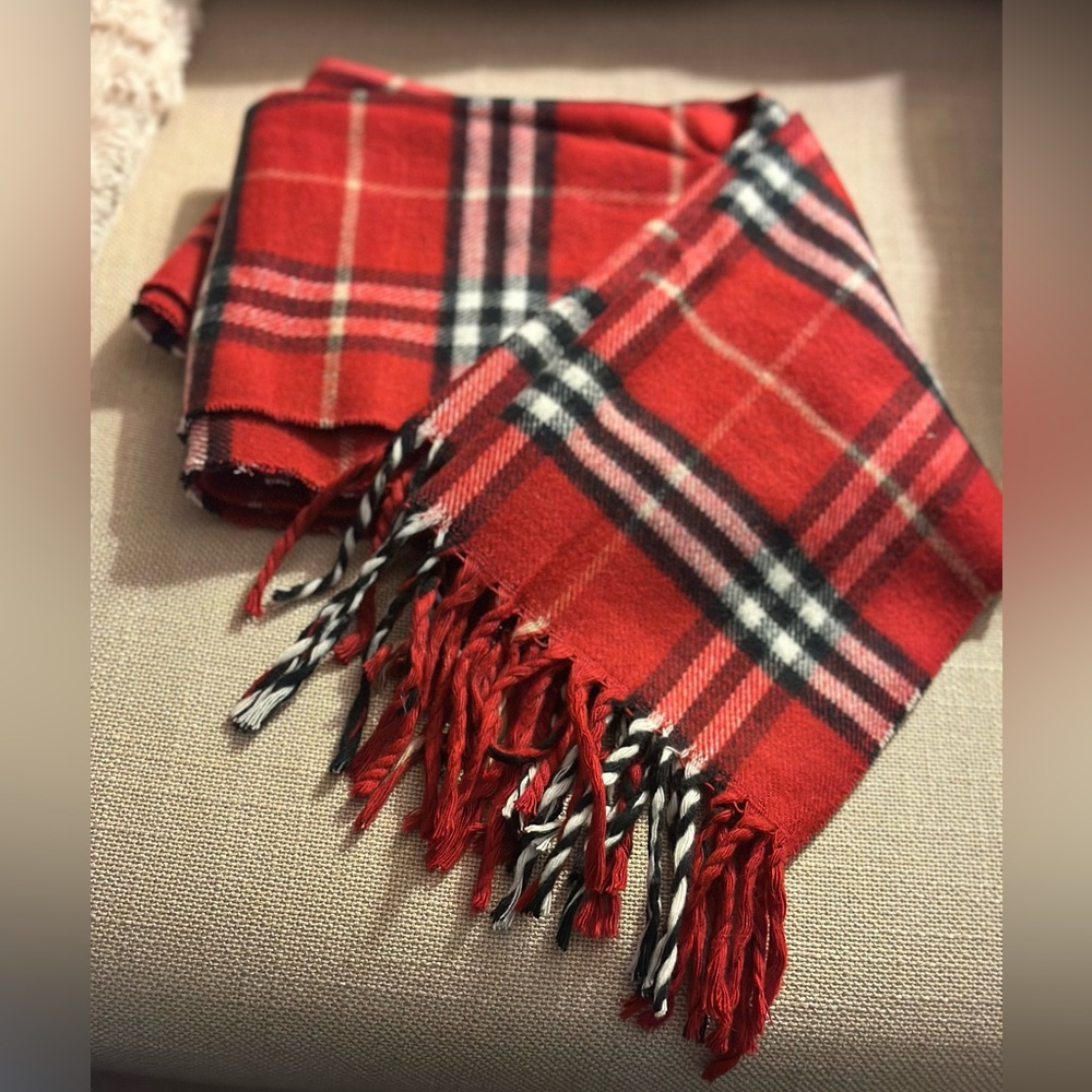 Square print scarf 🧣.